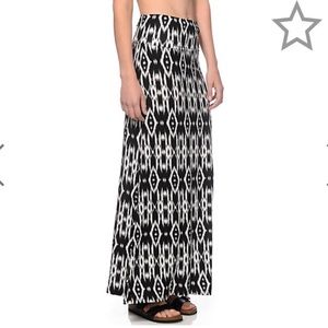 Juniors Empyre Shayla BLK Ikat Maxi Skirt Sz M NWT